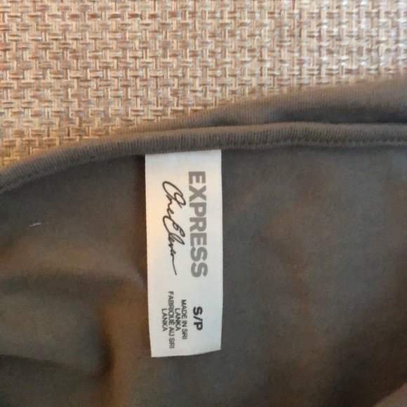 Green halter top - Picture 2 of 2